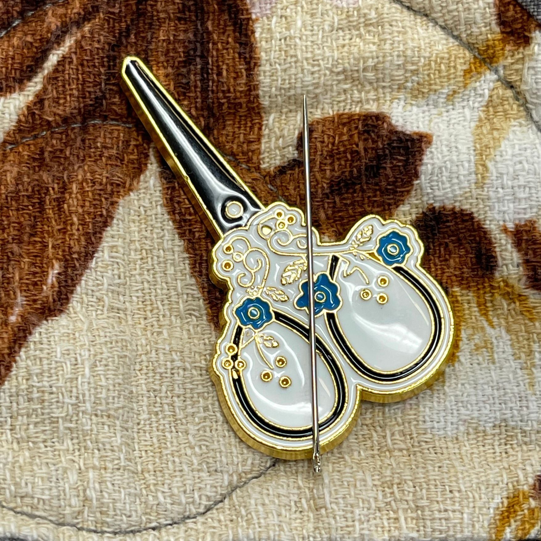 Needle minders